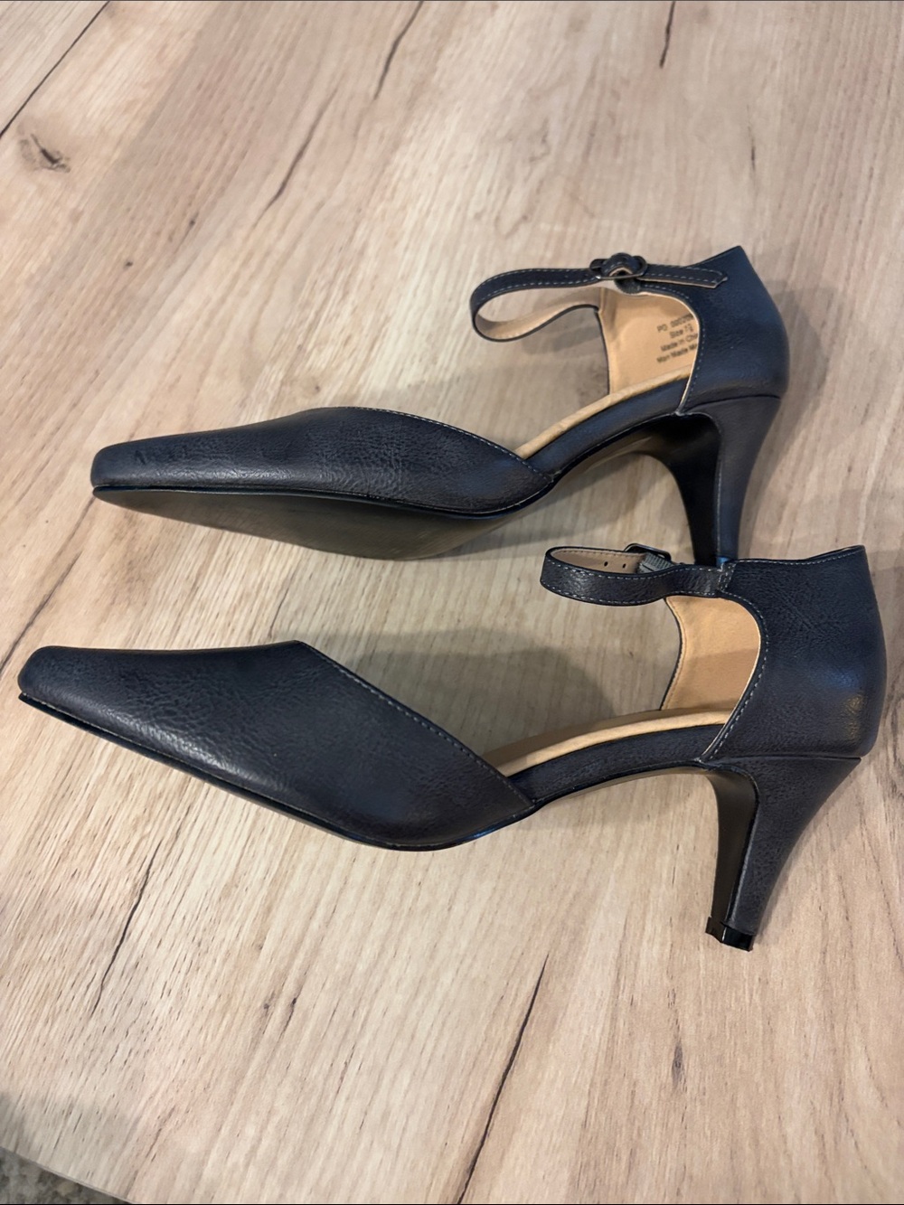 JOURNEE COLLECTION DARK GRAY BLACK POINTED TOE ANKLE STRAP PUMPS SIZE 7.5 - Picture 4 of 9